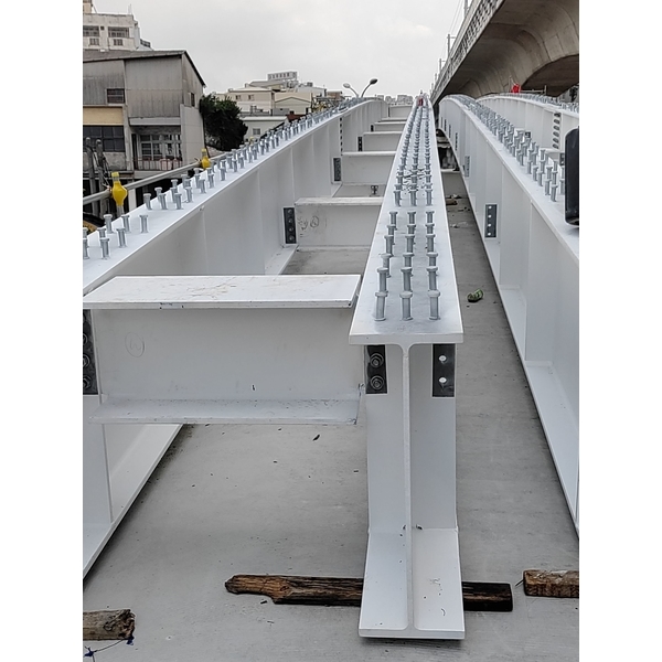鐵道路廊台3跨越自行車橋工程施工-世均工業有限公司