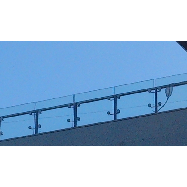不銹鋼爪具玻璃欄杆-紫福金屬建材有限公司