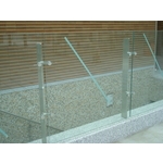 不銹鋼立柱玻璃欄杆 - 紫福金屬建材有限公司