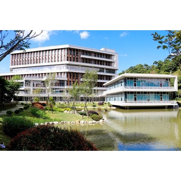 政治大學圖書館 National Chengchi University Libraries