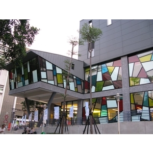 台北松山體育中心 - 美國首諾Saflex Vanceva 多彩膠合玻璃建案