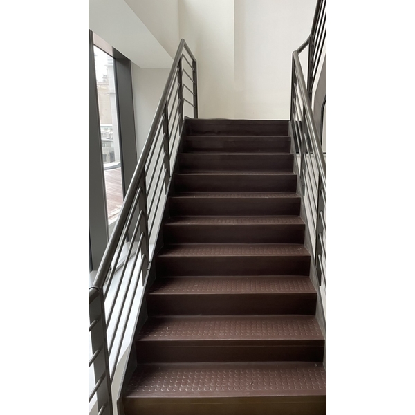 橡膠地板工程-橡膠地板、橡膠地磚、橡膠樓梯板、圓顆粒素色,富強輪胎工廠股份有限公司