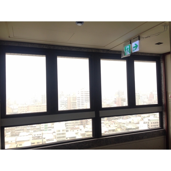 慶旺建設-隱蔽式窗（關窗）,禾風企業有限公司