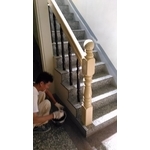 樓梯扶手改色翻新 - 宅美油漆防水工程