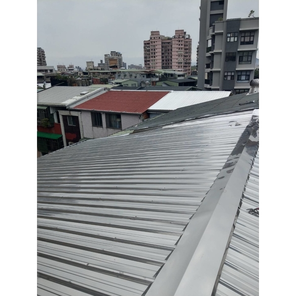 屋頂烤漆板＆覆蓋不銹鋼板エ程