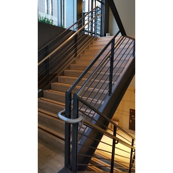 不銹鋼扶手樓梯 2張,潤錏金屬有限公司