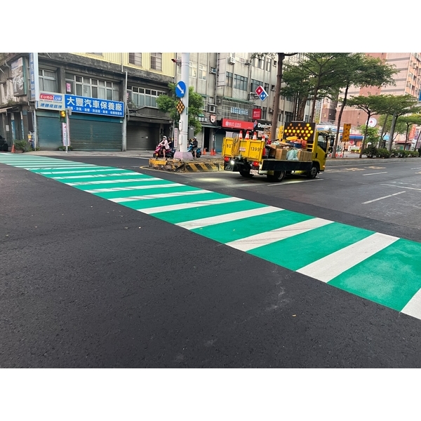 人行道－冷塑型彩色止滑道路塗料,鈺晟科技有限公司