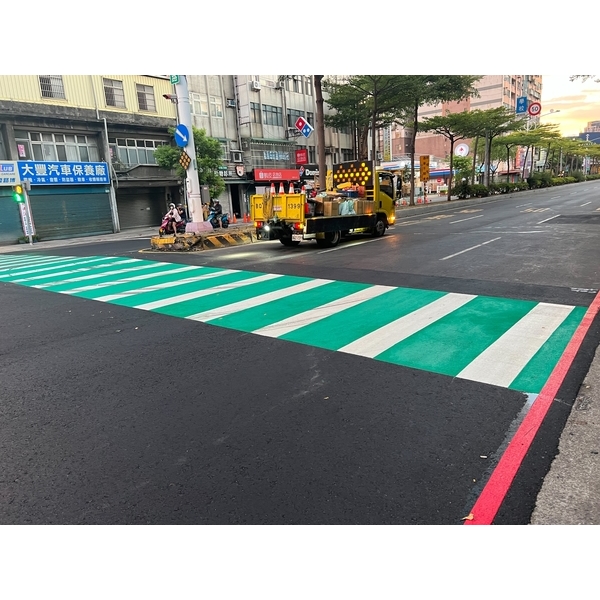 人行道－冷塑型彩色止滑道路塗料-鈺晟科技有限公司