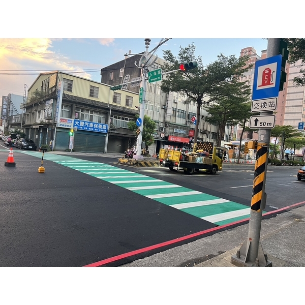 人行道－冷塑型彩色止滑道路塗料-鈺晟科技有限公司