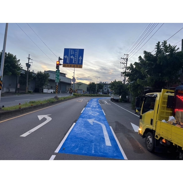冷塑彩色道路防滑塗料-藍色-機車專用道