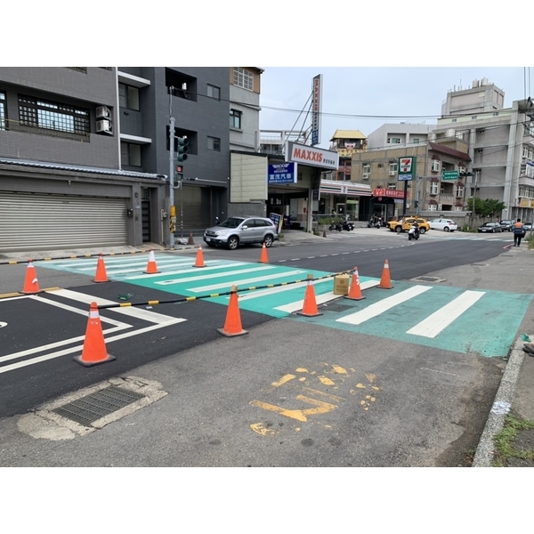 斑馬線－冷塑型彩色止滑道路塗料