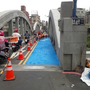 人行道－道路舖設冷塑型彩色止滑道路塗料工程