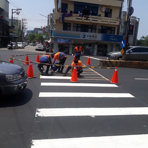 斑馬線－冷塑型彩色止滑道路塗料,鈺晟科技有限公司