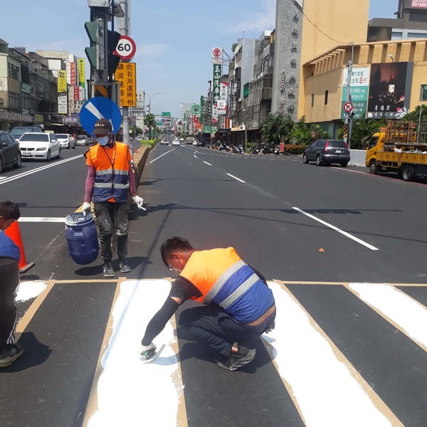 斑馬線－冷塑型彩色止滑道路塗料-鈺晟科技有限公司