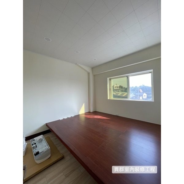 吸音板天花板+加高耐磨木地板