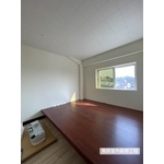 吸音板天花板+加高耐磨木地板 - 貫群室內裝修工程行
