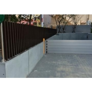 圍牆金屬烤漆欄杆+鋁合金防水閘門,光輝金屬工程股份有限公司