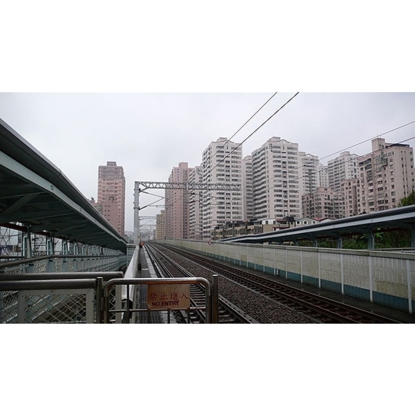 台鐵汐止段高架鐵路