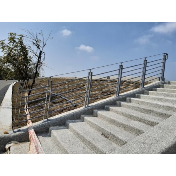 欄杆-110年度朴子溪、牛稠溪堤防構造物維修改善工程