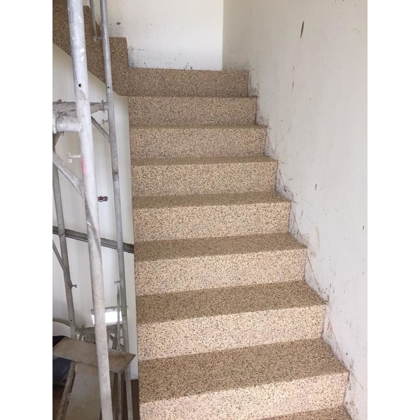 樓梯抿石工程