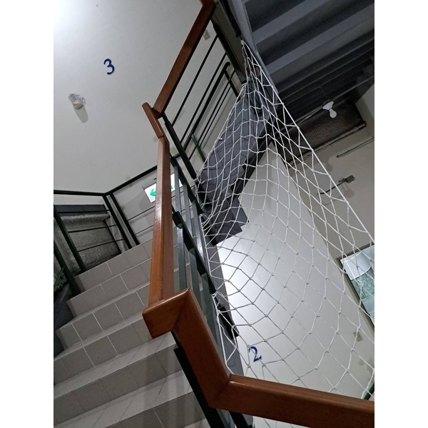 基隆市議會-樓梯防護網