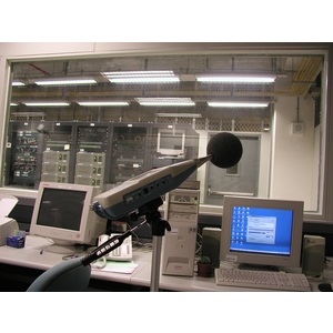 電腦系統機房制音制振規畫設計與安裝施工